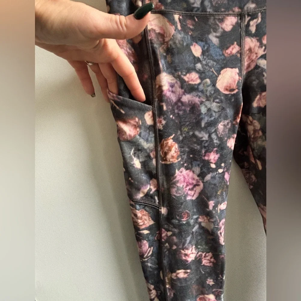 Lululemon Speed Up Tight Leggings 6 athleisure workout yoga travel‎ layered